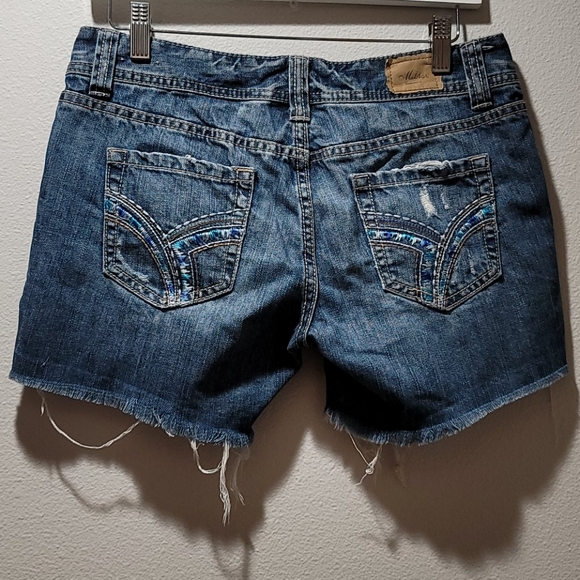 MADISON DENIM CO CUTT OFF JEAN SHORTS EMBROIDERED DISTRESSED BLUE DENIM SZ 3/4 - Picture 1 of 11
